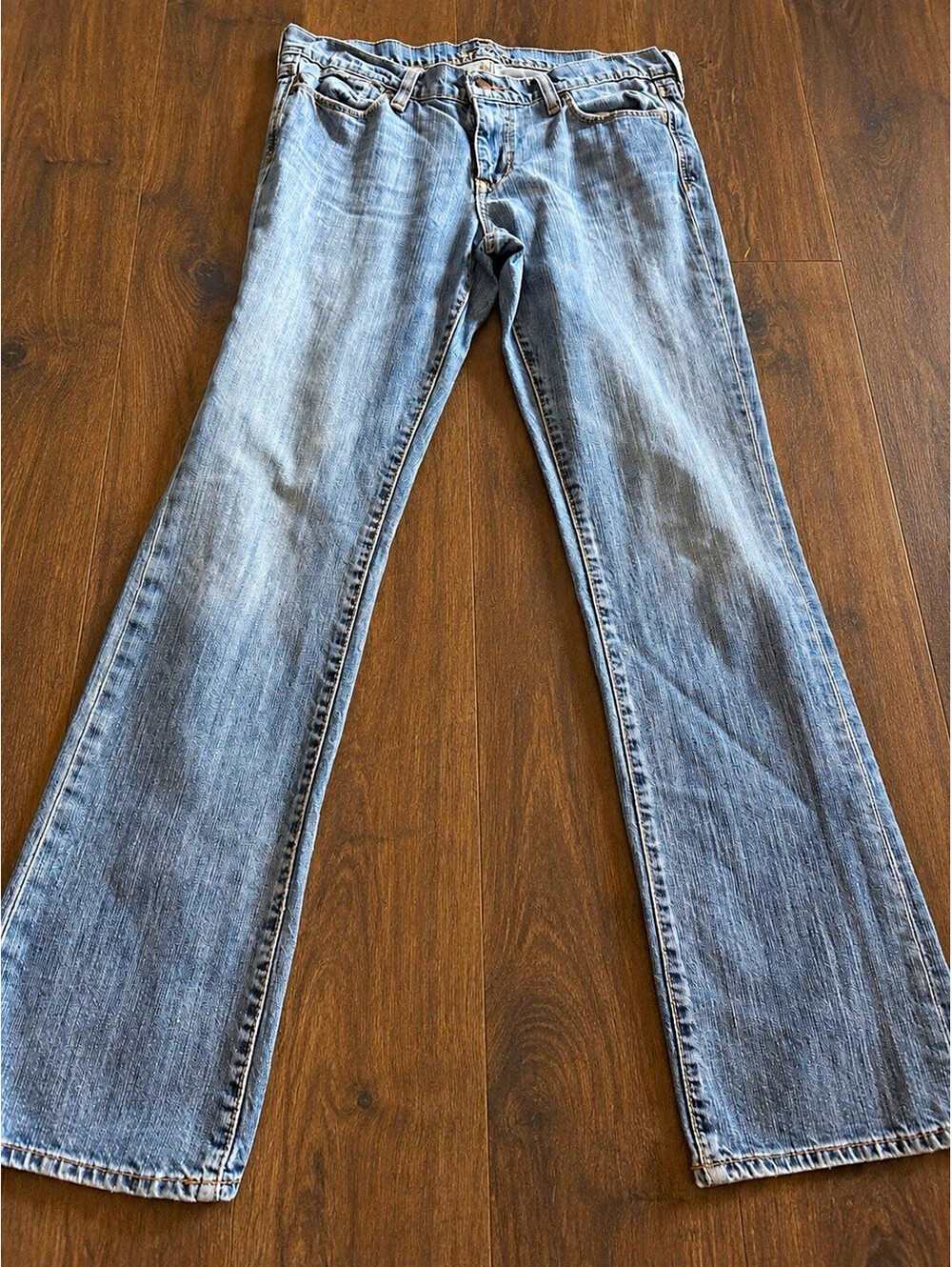 The Flirt Women’s Light Wash Bootcut Denim Jeans Size 8